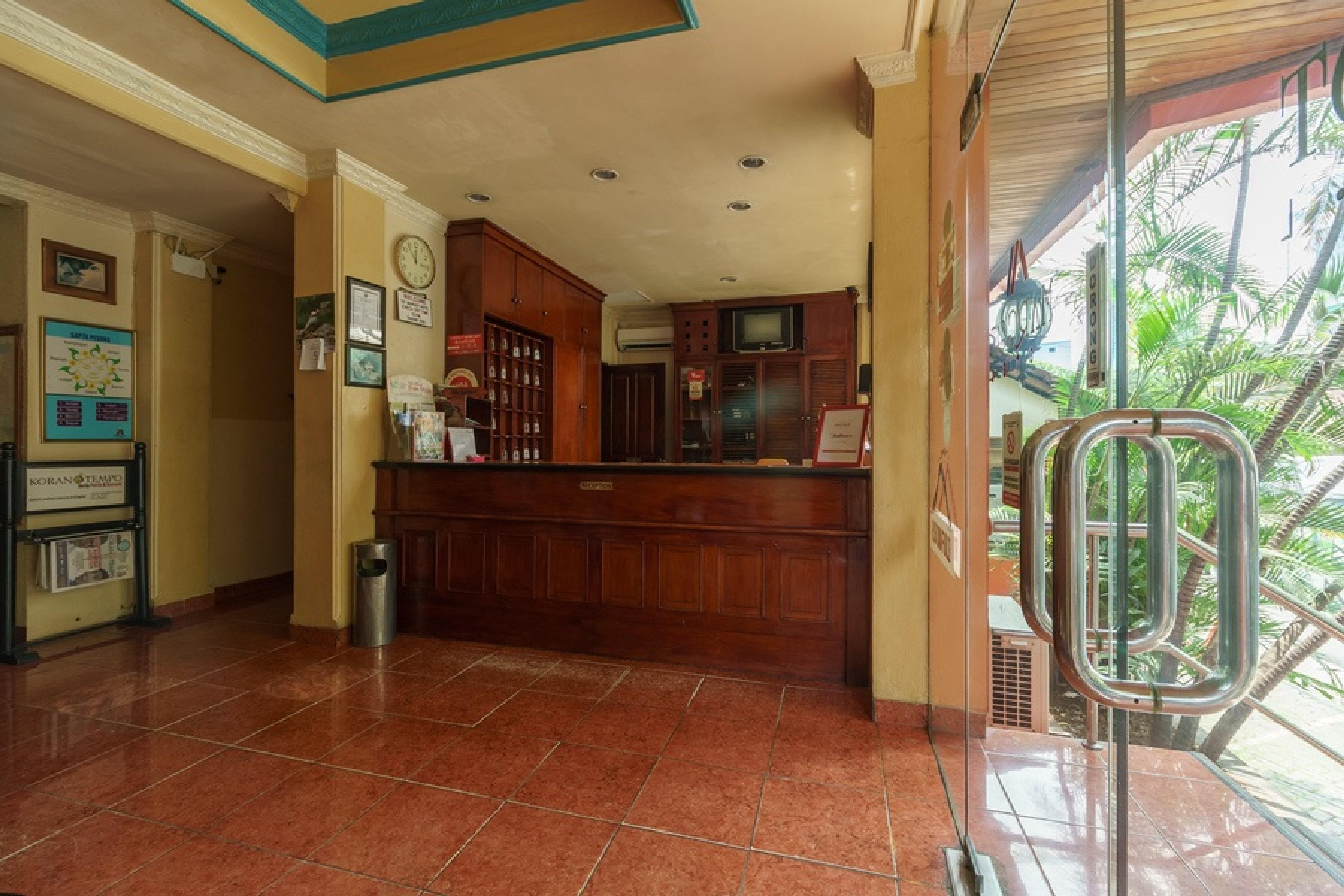Reddoorz @ Jalan Jaksa Джакарта Экстерьер фото